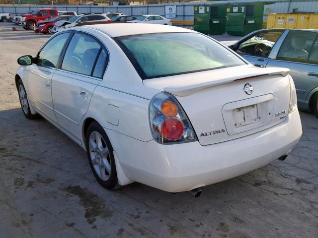 1N4BL11D22C269356 - 2002 NISSAN ALTIMA SE WHITE photo 3