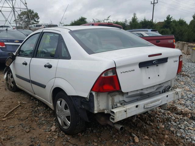 1FAFP34N45W234052 - 2005 FORD FOCUS ZX4 WHITE photo 3