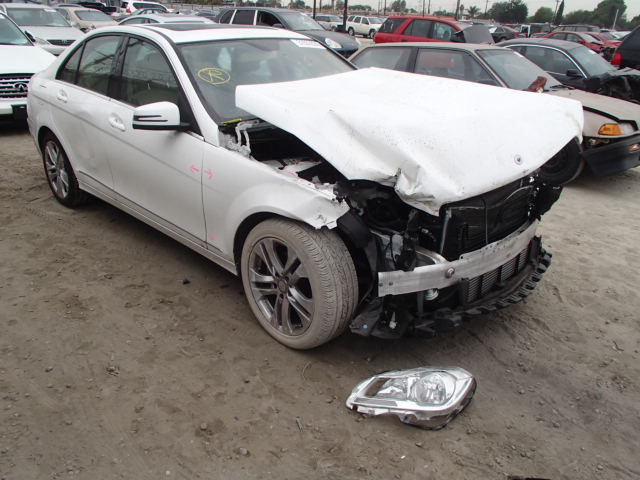 WDDGF4HB8EG198146 - 2014 MERCEDES-BENZ C250 WHITE photo 1