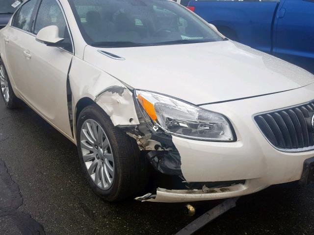 2G4GR5EK9C9153686 - 2012 BUICK REGAL WHITE photo 9