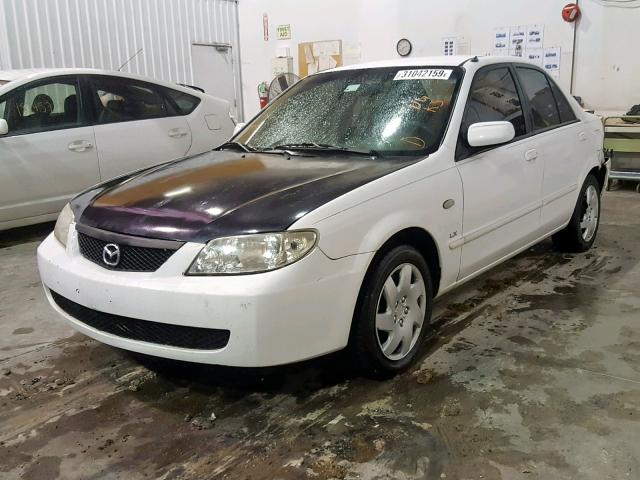 JM1BJ225720629610 - 2002 MAZDA PROTEGE DX WHITE photo 2