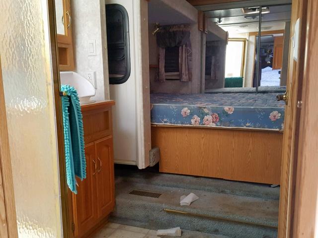 4YDF2882334502827 - 2003 KEYSTONE MONTANA TAN photo 5