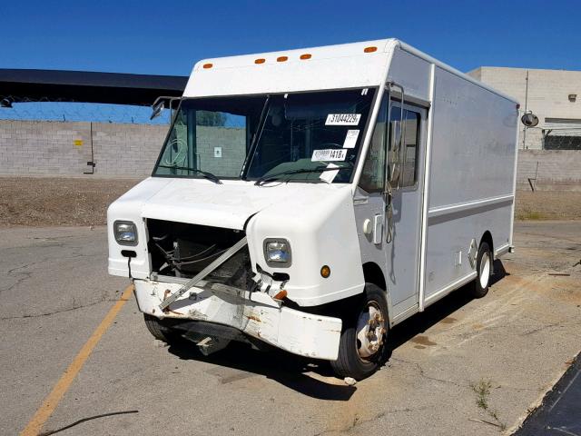 4UZAANBW31CH53309 - 2001 FREIGHTLINER CHASSIS M WHITE photo 2