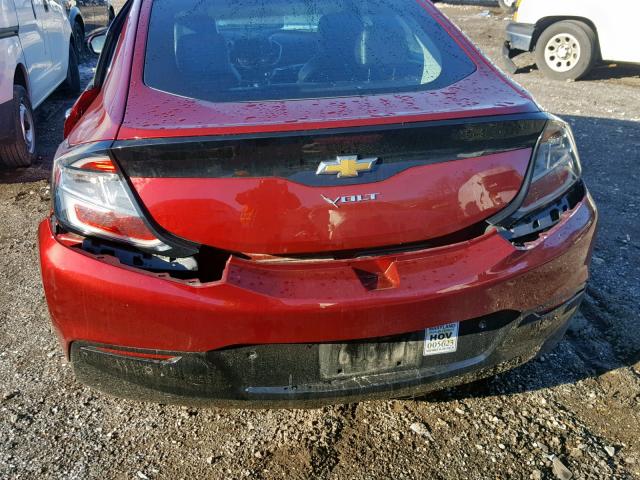 1G1RD6S55HU163098 - 2017 CHEVROLET VOLT PREMI MAROON photo 9