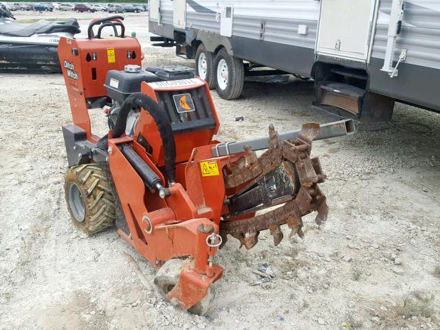 CMWC12XXJG0000032 - 2017 DITCH WITCH TRENCHER ORANGE photo 1