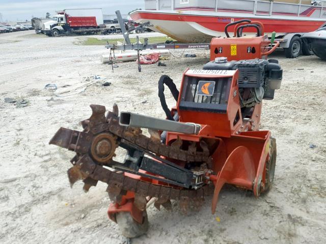 CMWC12XXJG0000032 - 2017 DITCH WITCH TRENCHER ORANGE photo 2