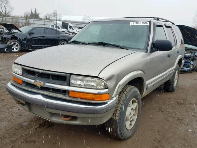 1GNDT13WXY2332002 - 2000 CHEVROLET BLAZER TAN photo 2