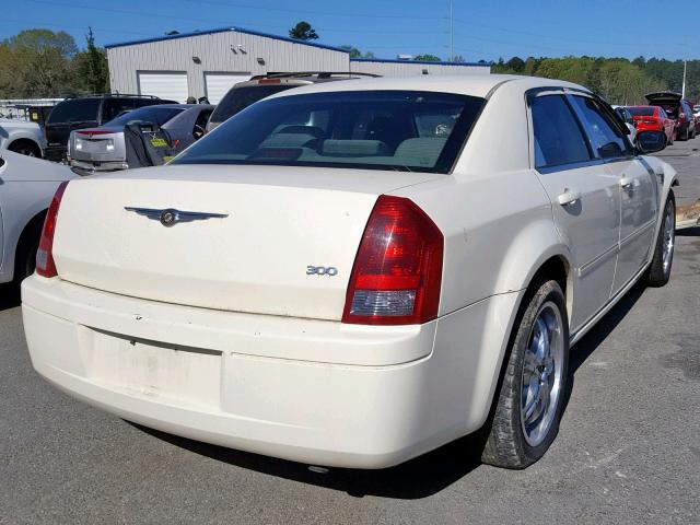 2C3KA43R87H606017 - 2007 CHRYSLER 300 WHITE photo 4