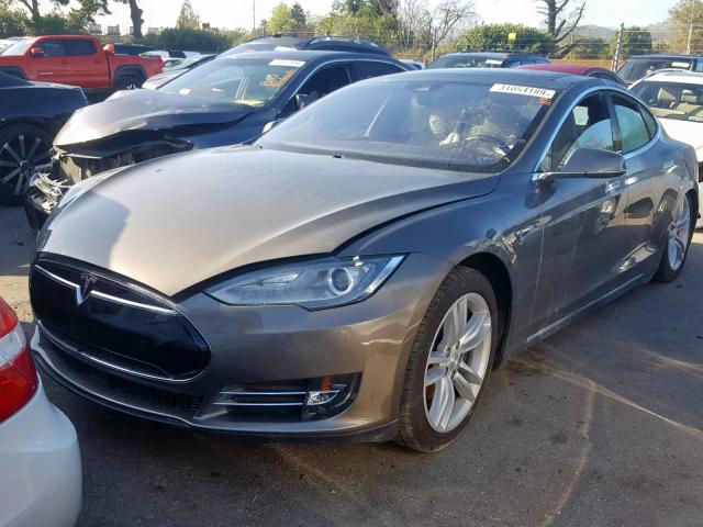 5YJSA1E22FF108345 - 2015 TESLA MODEL S بني صورة 2