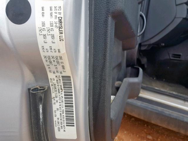 1J8HG48K28C151260 - 2008 JEEP COMMANDER SILVER photo 10