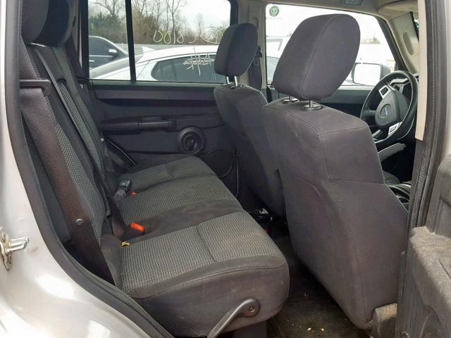 1J8HG48K28C151260 - 2008 JEEP COMMANDER SILVER photo 6