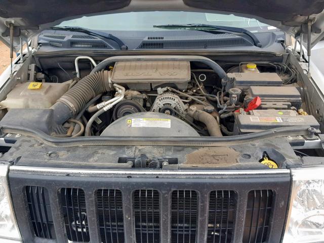 1J8HG48K28C151260 - 2008 JEEP COMMANDER SILVER photo 7