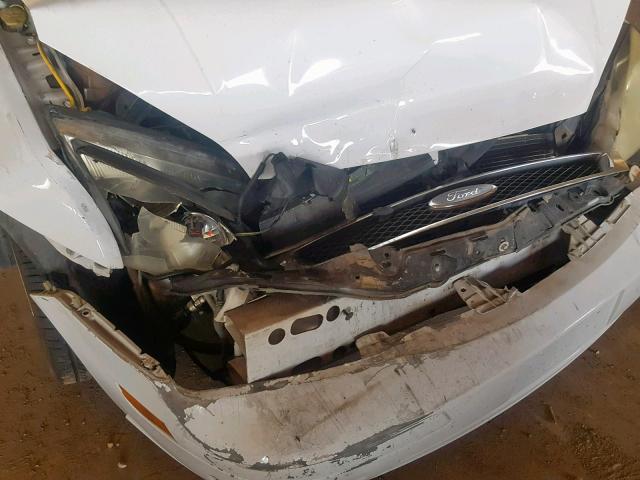 1FAHP34N57W179557 - 2007 FORD FOCUS ZX4 WHITE photo 9