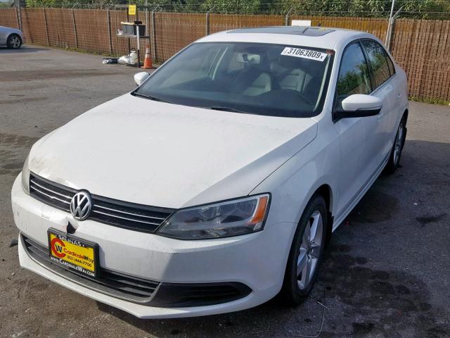 3VWLL7AJ5EM410492 - 2014 VOLKSWAGEN JETTA TDI WHITE photo 2