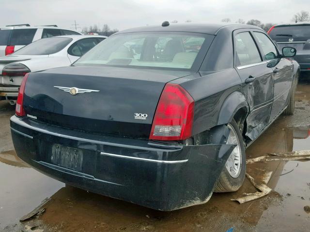 2C3JA53G45H613382 - 2005 CHRYSLER 300 TOURIN BLACK photo 4