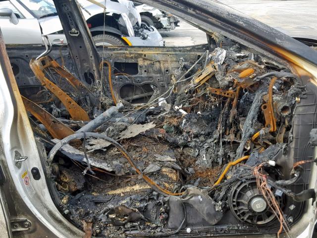 4T1B61HK6JU149599 - 2018 TOYOTA CAMRY XSE BURN photo 5