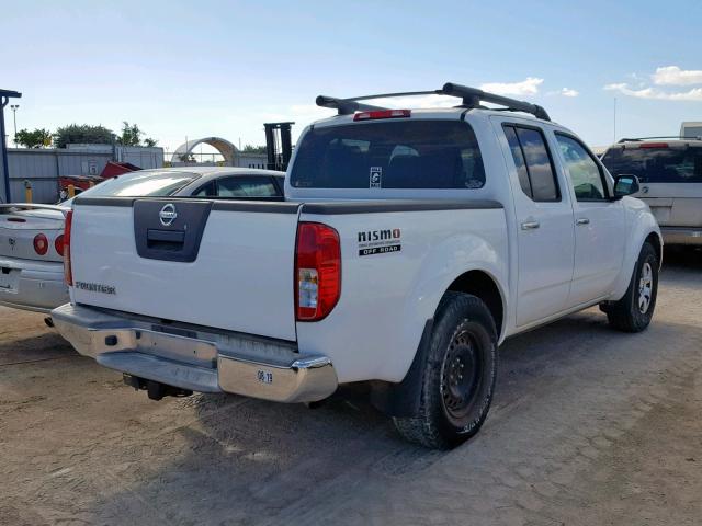 1N6AD07U68C402680 - 2008 NISSAN FRONTIER C WHITE photo 4