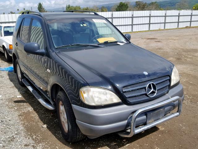 4JGAB54EXXA098732 - 1999 MERCEDES-BENZ ML 320 BLACK photo 1