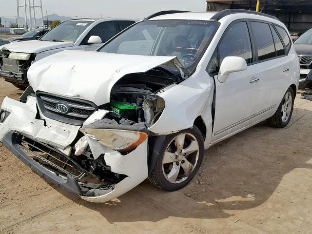 KNAFG526387156098 - 2008 KIA RONDO LX WHITE photo 2