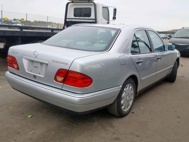 WDBJF25F9WA481007 - 1998 MERCEDES-BENZ E 300TD SILVER photo 4