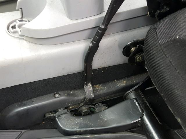 3VWCC21C5YM456588 - 2000 VOLKSWAGEN NEW BEETLE თეთრი ფოტო 9