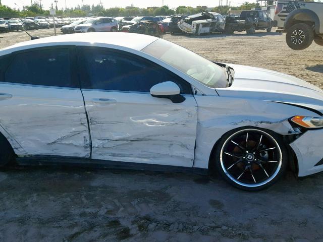 1FA6P0G70F5115420 - 2015 FORD FUSION S WHITE photo 9