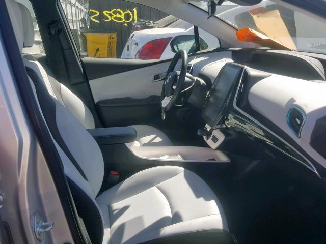 JTDKARFPXH3057153 - 2017 TOYOTA PRIUS PRIM 银色 照片 5