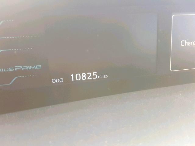 JTDKARFPXH3057153 - 2017 TOYOTA PRIUS PRIM 银色 照片 8