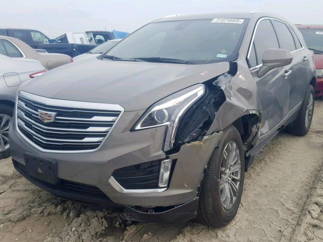 1GYKNCRS0JZ170057 - 2018 CADILLAC XT5 LUXURY GRAY photo 2