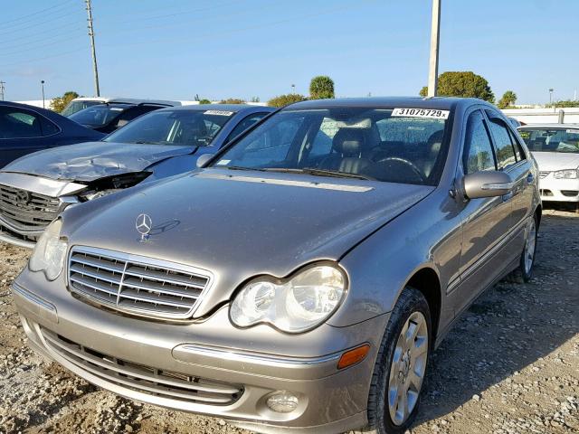 WDBRF81J95F710304 - 2005 MERCEDES-BENZ 240 TAN photo 2