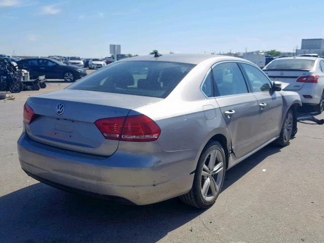 1VWBS7A38EC045436 - 2014 VOLKSWAGEN PASSAT SE SILVER photo 4