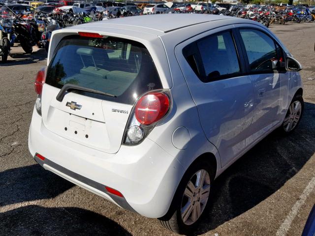 KL8CD6S94FC721809 - 2015 CHEVROLET SPARK 1LT WHITE photo 4