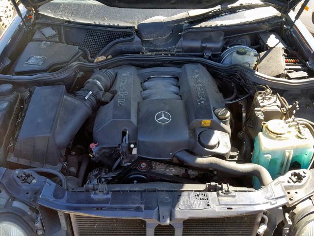 WDBJF65J11B215270 - 2001 MERCEDES-BENZ E 320 BLUE photo 7