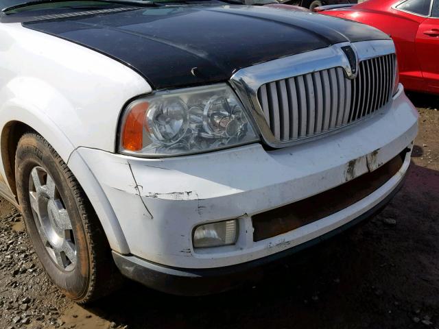 5LMFU28525LJ09942 - 2005 LINCOLN NAVIGATOR 白色 照片 9