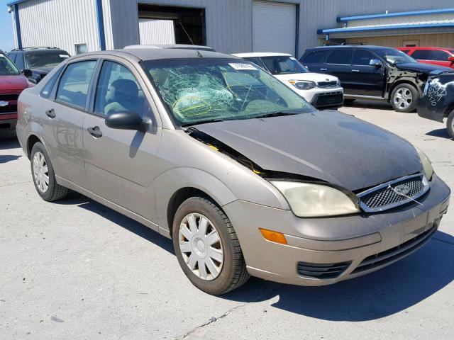 1FAFP34N15W285833 - 2005 FORD FOCUS ZX4 GOLD photo 1