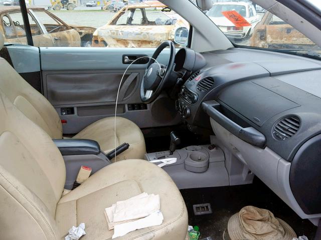 3VWCD31YX5M314053 - 2005 VOLKSWAGEN NEW BEETLE Creme Foto 5