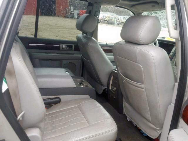 5LMFU27595LJ06814 - 2005 LINCOLN NAVIGATOR SILVER photo 6