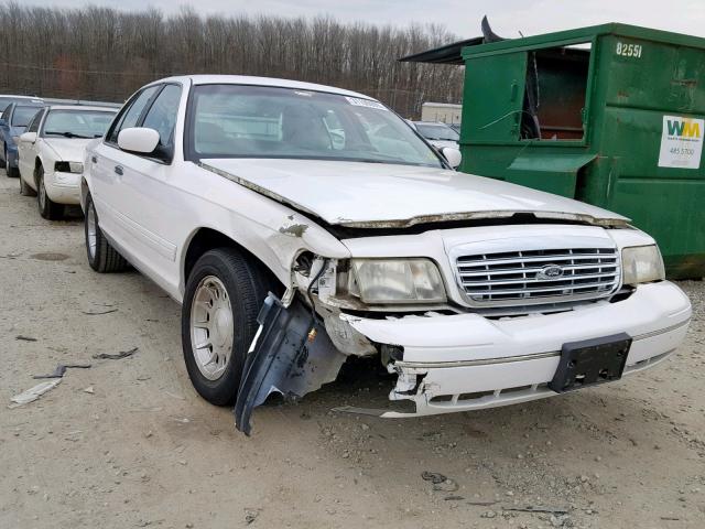 2FAFP74W7WX179683 - 1998 FORD CROWN VICT WHITE photo 1