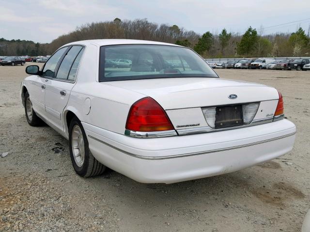 2FAFP74W7WX179683 - 1998 FORD CROWN VICT WHITE photo 3