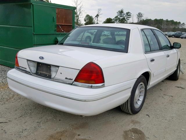 2FAFP74W7WX179683 - 1998 FORD CROWN VICT WHITE photo 4