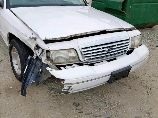 2FAFP74W7WX179683 - 1998 FORD CROWN VICT WHITE photo 9