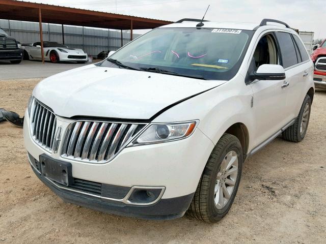 2LMDJ6JK9CBL07574 - 2012 LINCOLN MKX WHITE photo 2