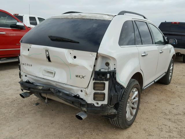 2LMDJ6JK9CBL07574 - 2012 LINCOLN MKX WHITE photo 4