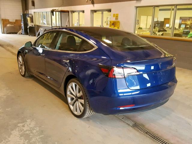 5YJ3E1EB8JF106262 - 2018 TESLA MODEL 3 BLUE photo 3