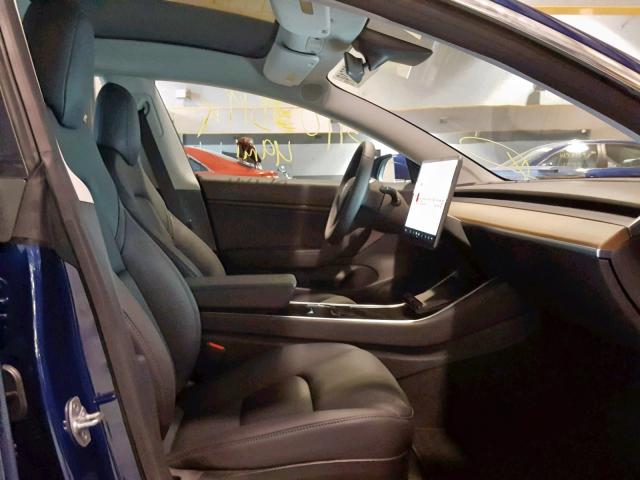 5YJ3E1EB8JF106262 - 2018 TESLA MODEL 3 BLUE photo 5