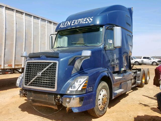 4V4NC9TJ8BN533276 - 2011 VOLVO VN VNL BLUE photo 2