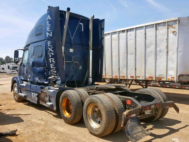 4V4NC9TJ8BN533276 - 2011 VOLVO VN VNL BLUE photo 3