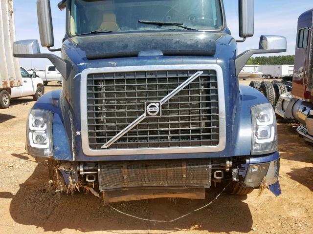 4V4NC9TJ8BN533276 - 2011 VOLVO VN VNL BLUE photo 7