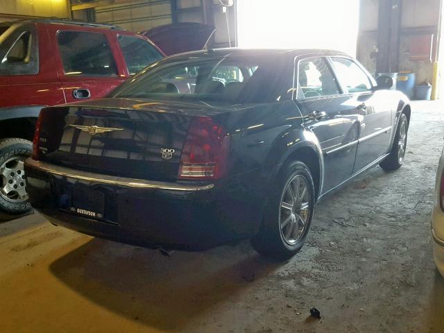 2C3CK6CT8AH133333 - 2010 CHRYSLER 300C BLACK photo 4