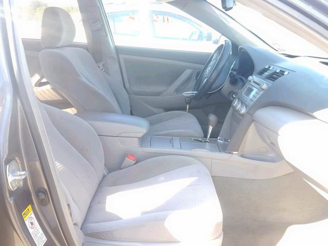 4T4BF3EK5BR101566 - 2011 TOYOTA CAMRY BASE GRAY photo 5